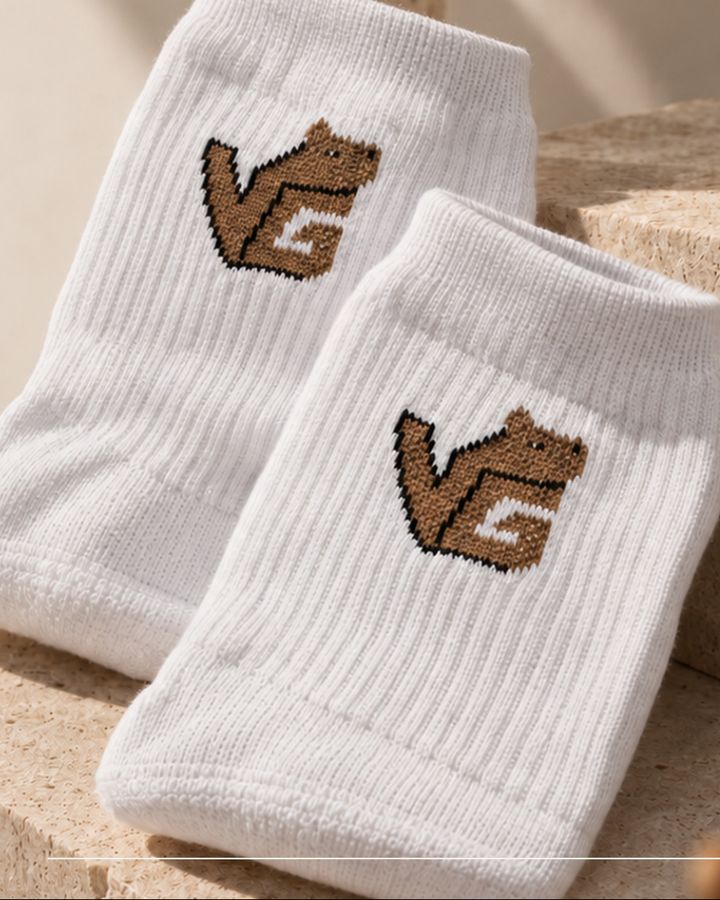 Meias soquete toalhada brancas com logo VG